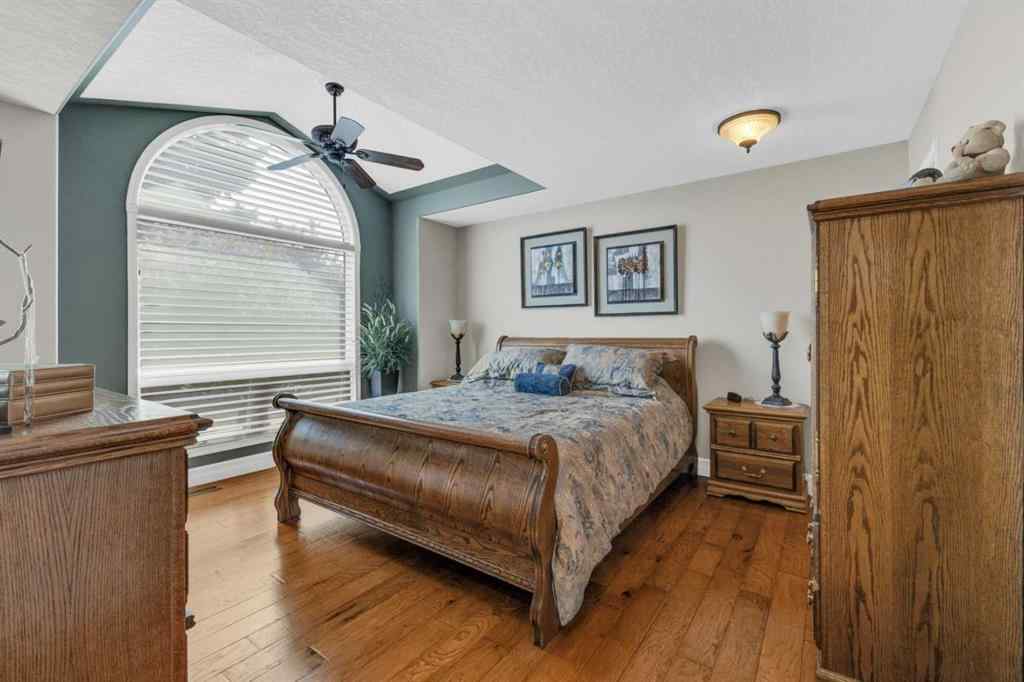 MLS® A2232196 - 20 Lakes Close  in The Lakes Lacombe, Residential