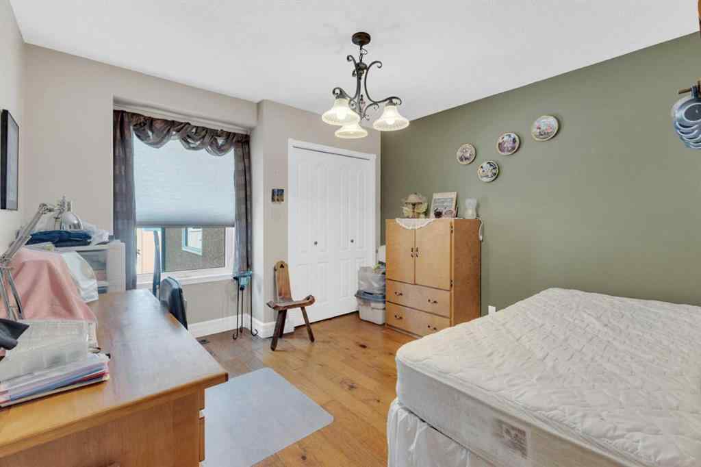 MLS® A2232196 - 20 Lakes Close  in The Lakes Lacombe, Residential