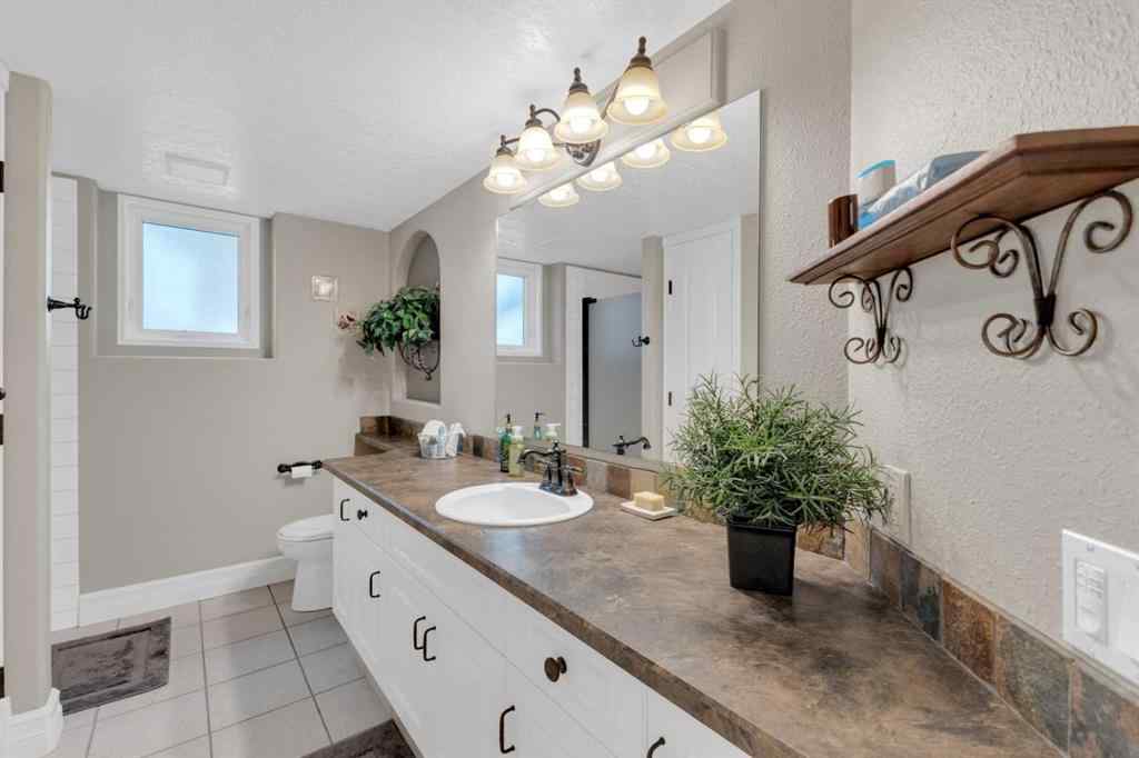 MLS® A2232196 - 20 Lakes Close  in The Lakes Lacombe, Residential