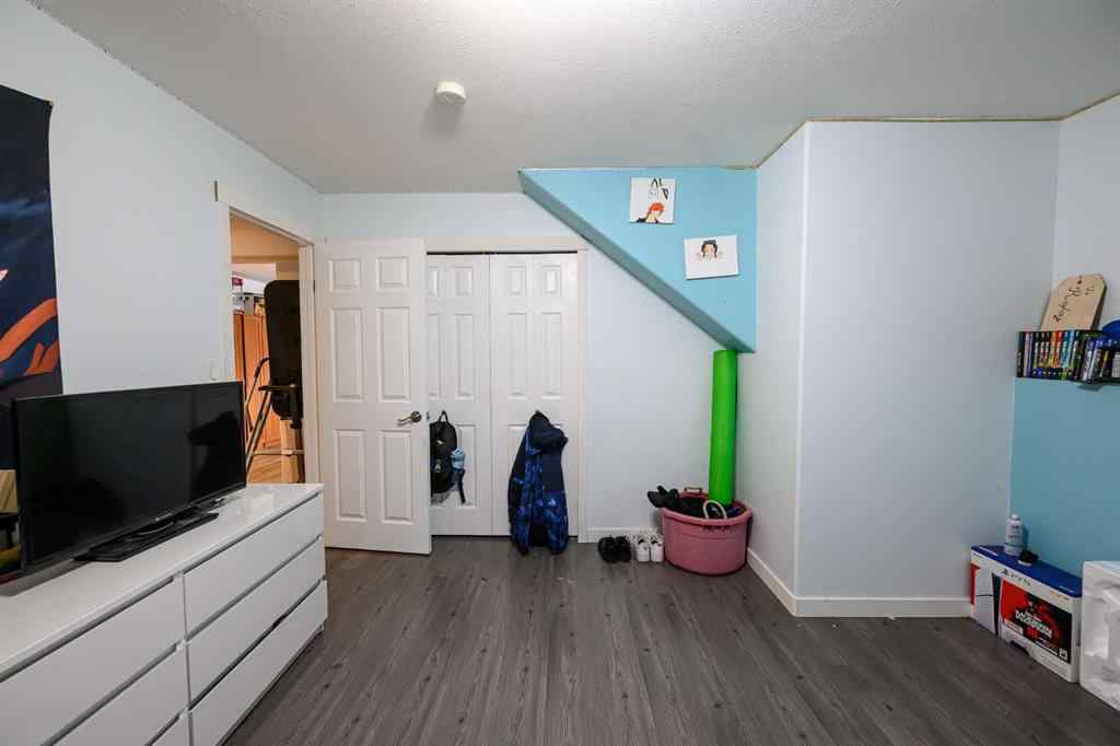 MLS® A2232204 - 11922 105 Street  in Royal Oaks Grande Prairie, Residential