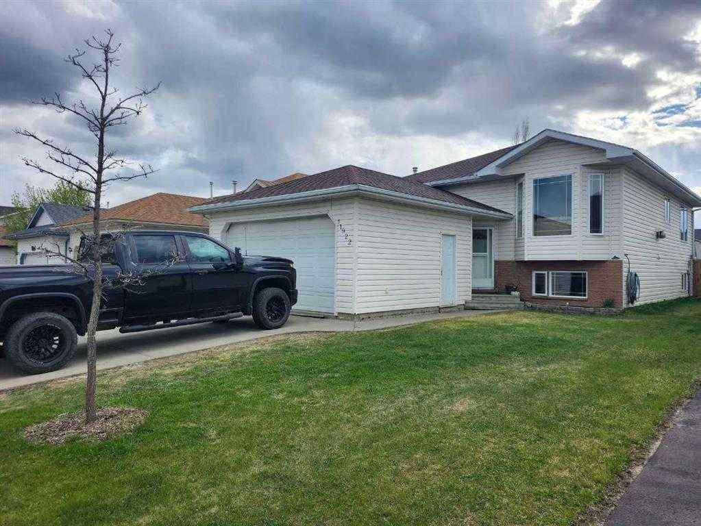 MLS® A2232204 - 11922 105 Street  in Royal Oaks Grande Prairie, Residential