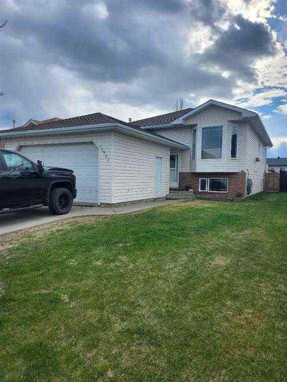 MLS® A2232204 - 11922 105 Street  in Royal Oaks Grande Prairie, Residential