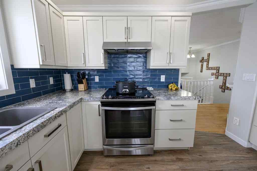 MLS® A2232204 - 11922 105 Street  in Royal Oaks Grande Prairie, Residential
