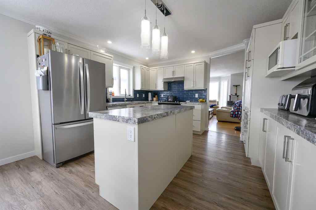 MLS® A2232204 - 11922 105 Street  in Royal Oaks Grande Prairie, Residential