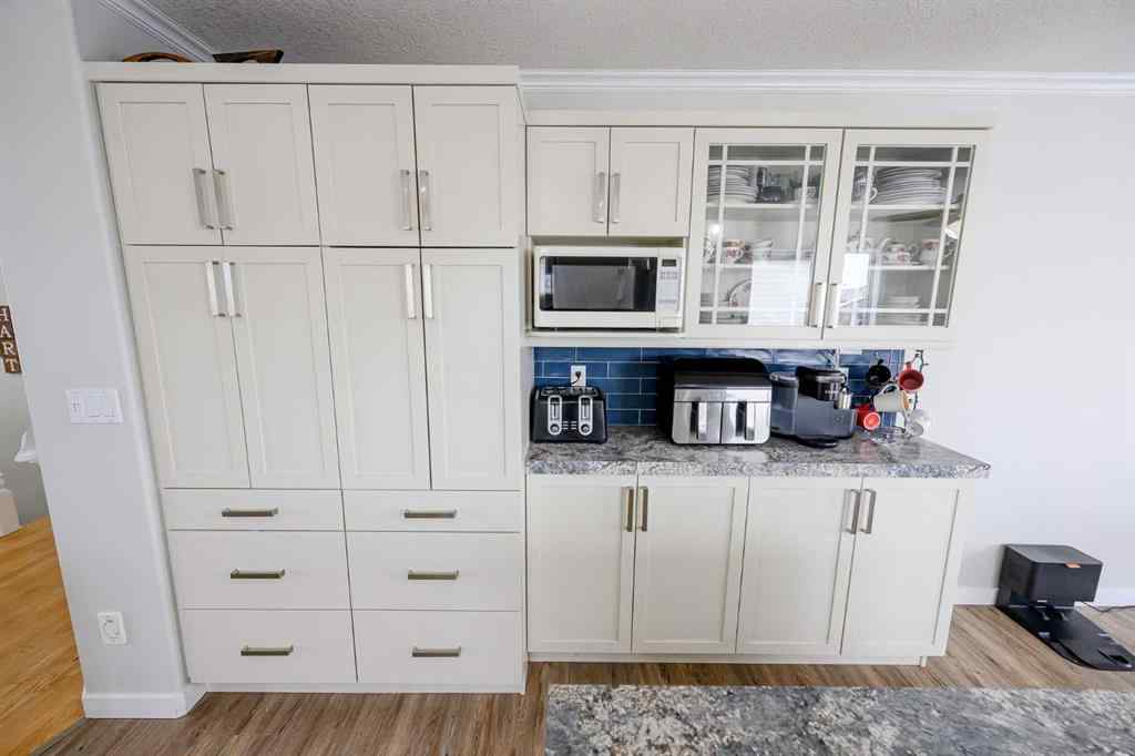 MLS® A2232204 - 11922 105 Street  in Royal Oaks Grande Prairie, Residential