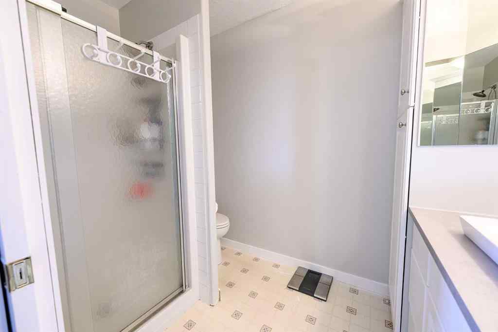 MLS® A2232204 - 11922 105 Street  in Royal Oaks Grande Prairie, Residential