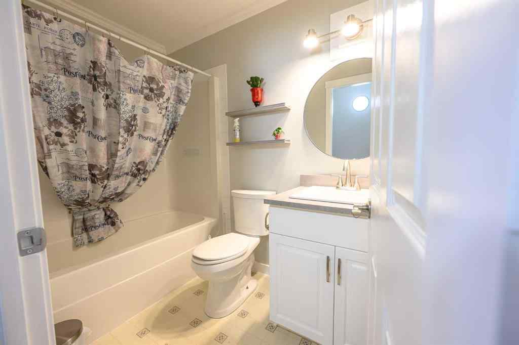MLS® A2232204 - 11922 105 Street  in Royal Oaks Grande Prairie, Residential