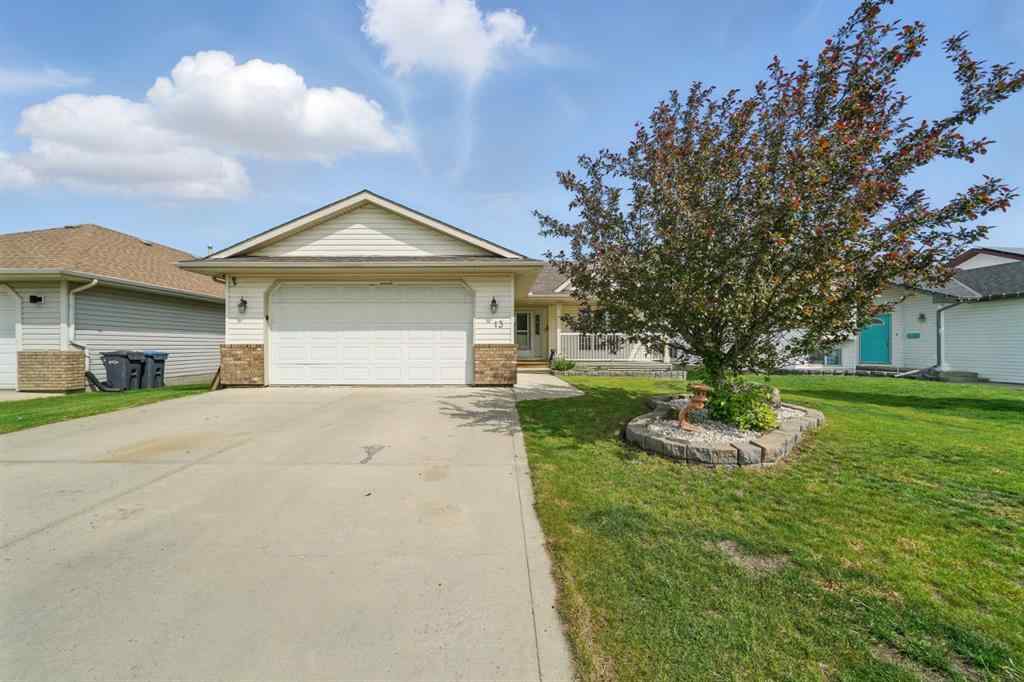 MLS® A2232216 - 13 Fern Glade Crescent  in Fox Run Sylvan Lake, Residential