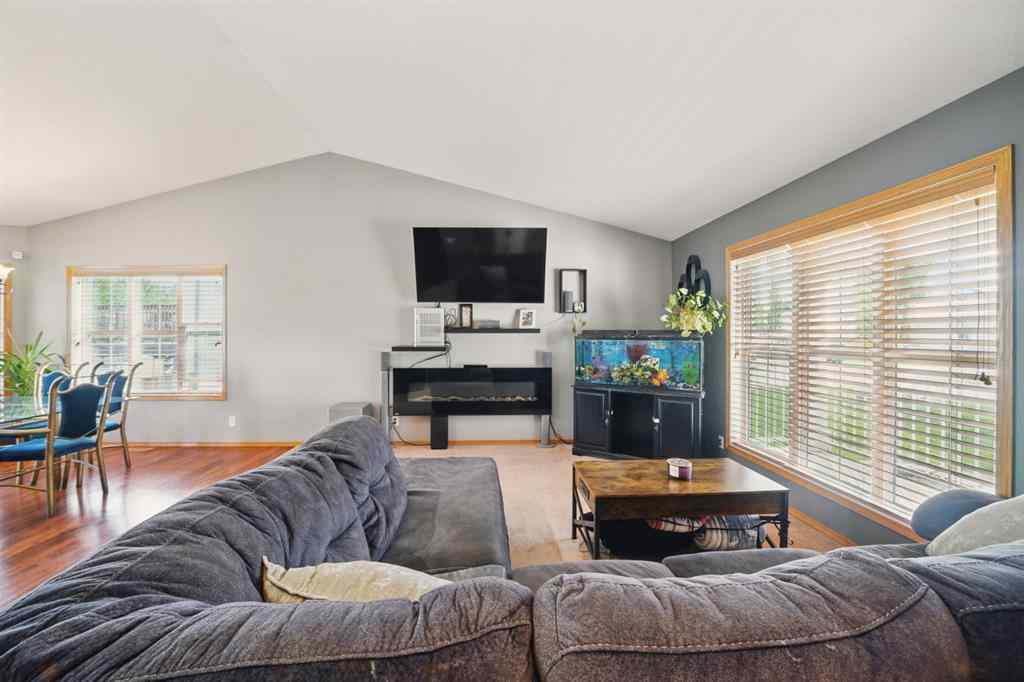 MLS® A2232216 - 13 Fern Glade Crescent  in Fox Run Sylvan Lake, Residential