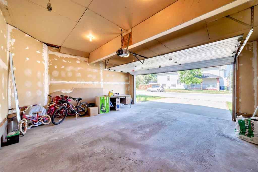 MLS® A2232235 - 42 Sierra Nevada Green SW in Signal Hill Calgary, Residential