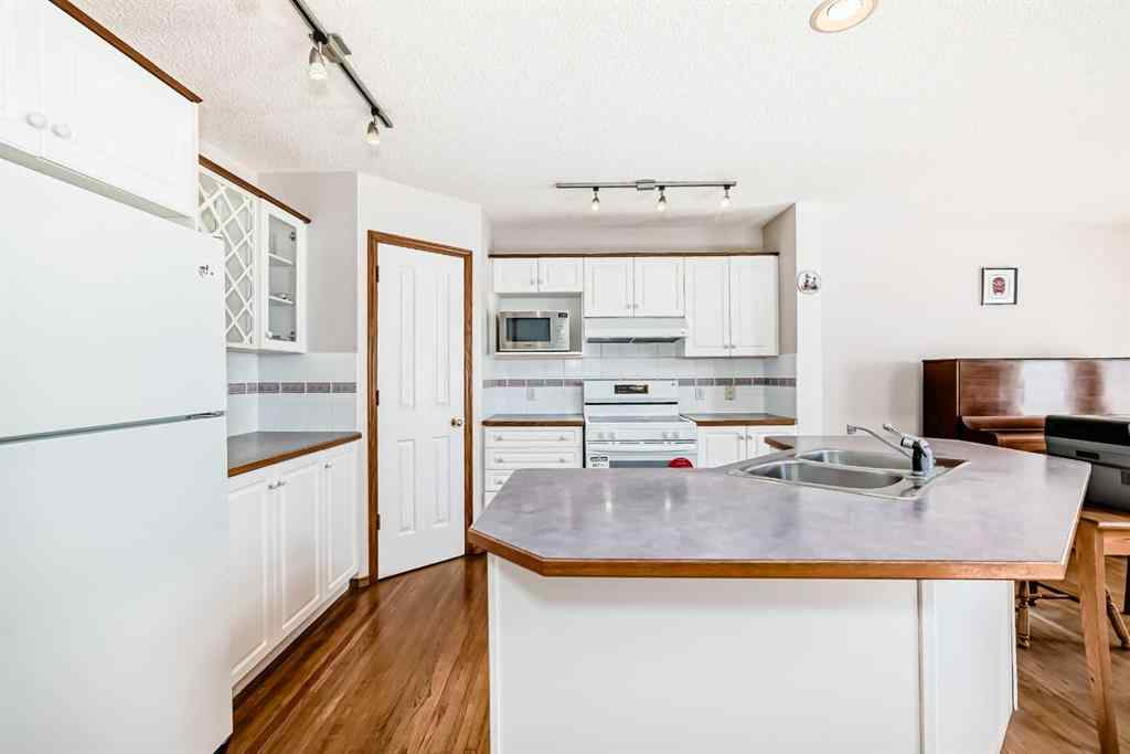 MLS® A2232235 - 42 Sierra Nevada Green SW in Signal Hill Calgary, Residential