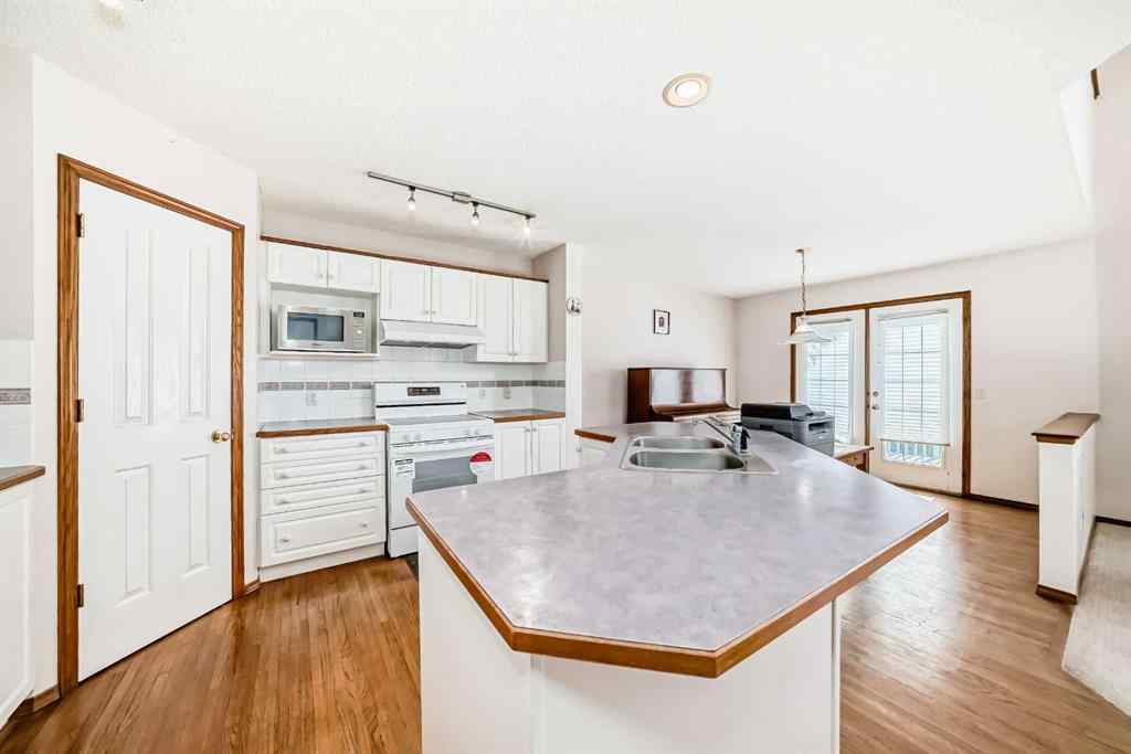 MLS® A2232235 - 42 Sierra Nevada Green SW in Signal Hill Calgary, Residential