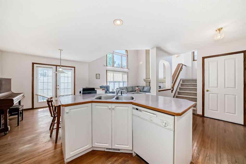 MLS® A2232235 - 42 Sierra Nevada Green SW in Signal Hill Calgary, Residential
