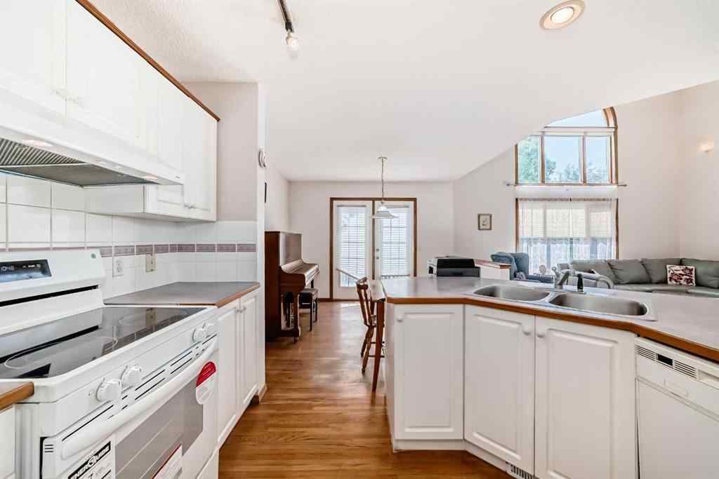 MLS® A2232235 - 42 Sierra Nevada Green SW in Signal Hill Calgary, Residential