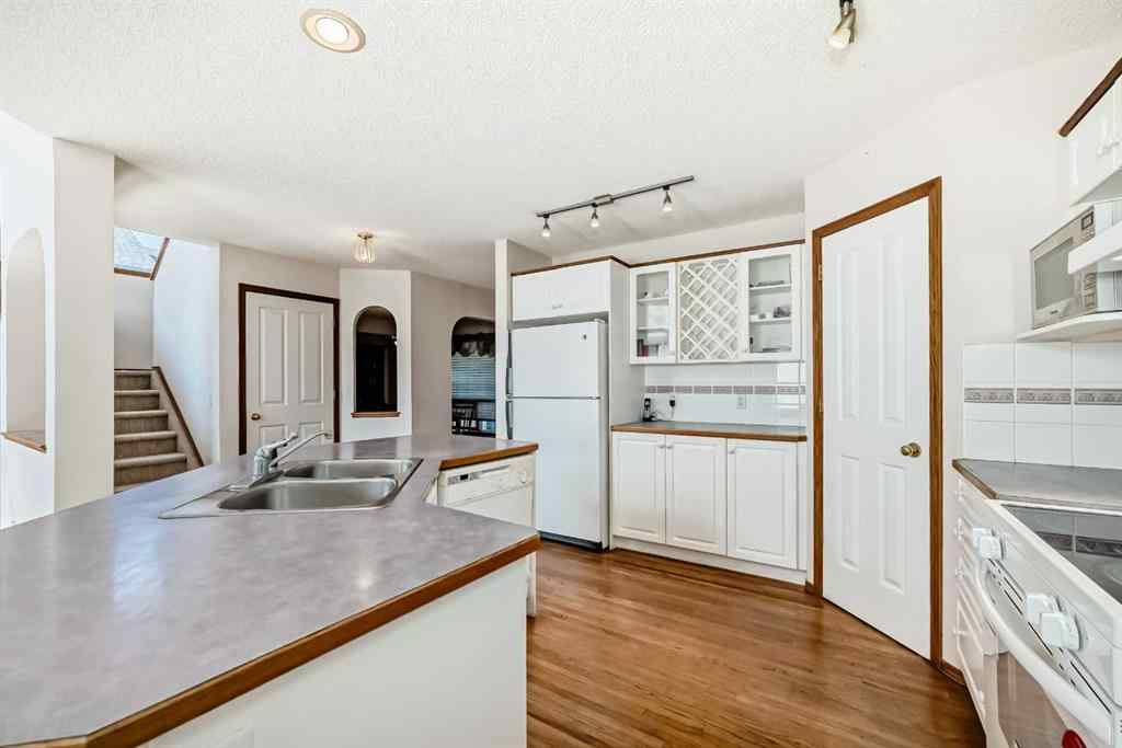 MLS® A2232235 - 42 Sierra Nevada Green SW in Signal Hill Calgary, Residential