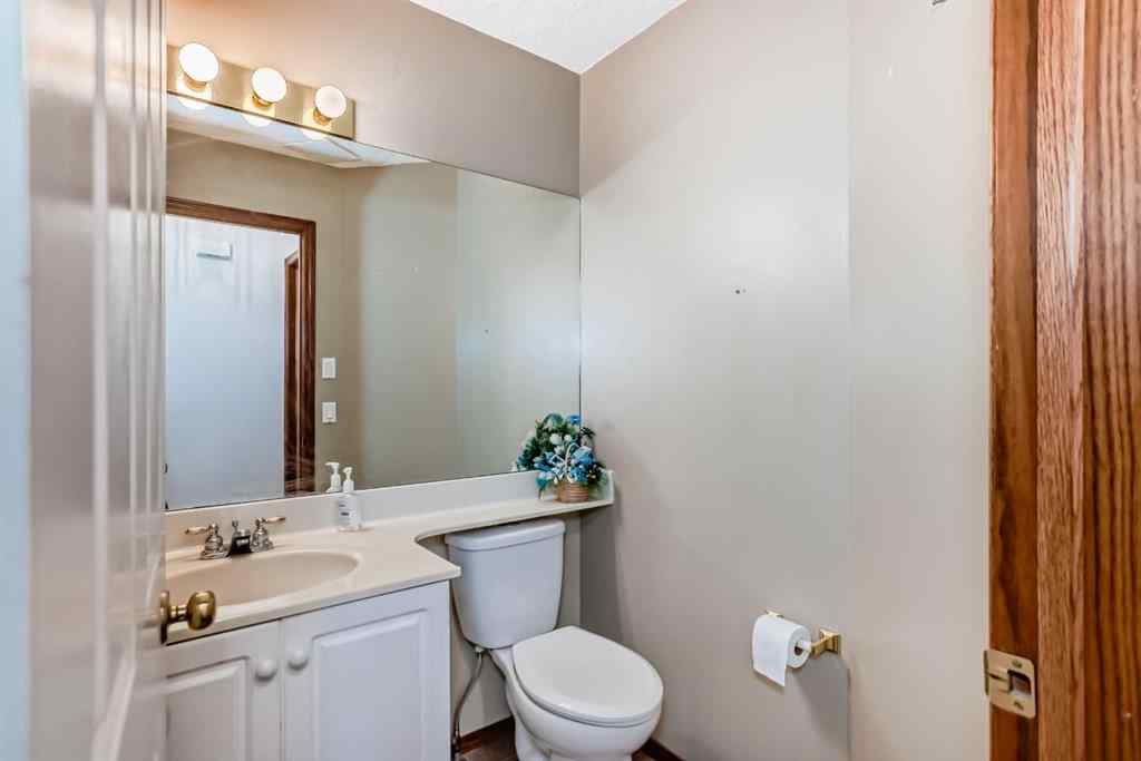 MLS® A2232235 - 42 Sierra Nevada Green SW in Signal Hill Calgary, Residential