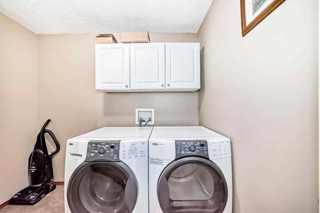 MLS® A2232235 - 42 Sierra Nevada Green SW in Signal Hill Calgary, Residential