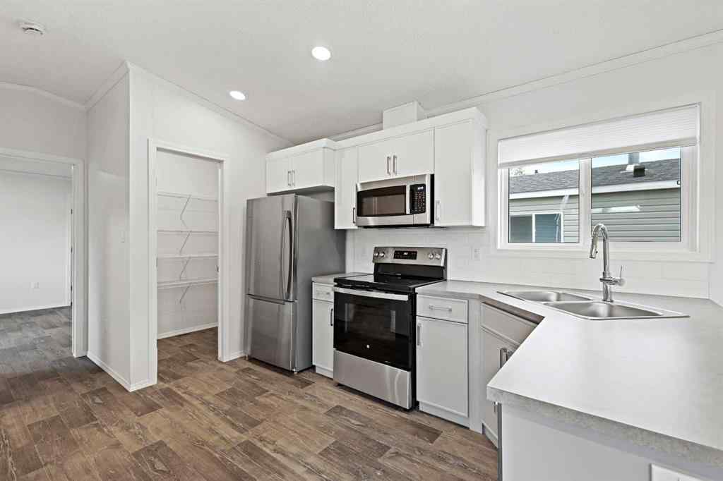 MLS® A2232260 - Unit #5 6220 17 Avenue SE in Red Carpet Calgary, Mobile
