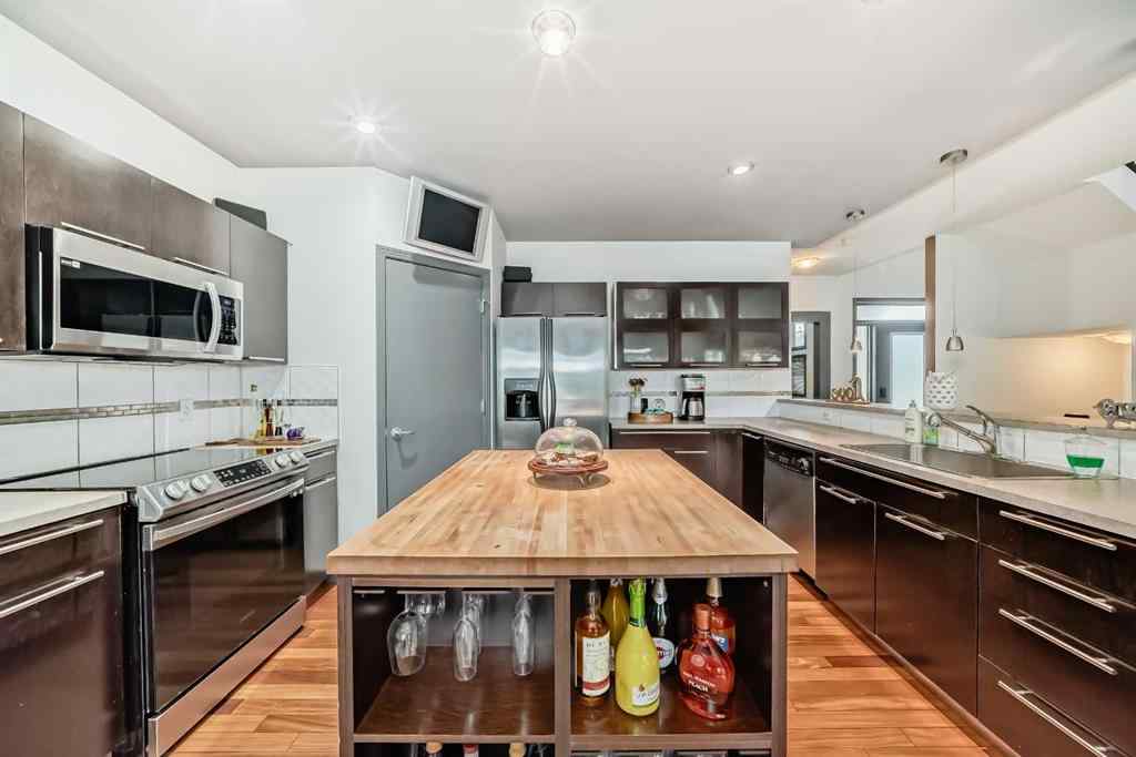 MLS® A2232261 - 206 Tuscany Ravine Close NW in Tuscany Calgary, Residential