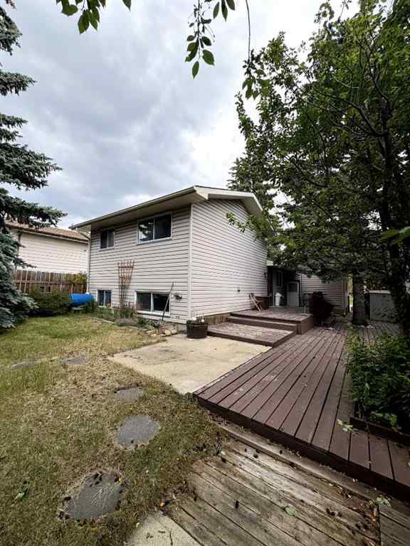 MLS® A2232271 - 6423 28 Avenue NE in Pineridge Calgary, Residential