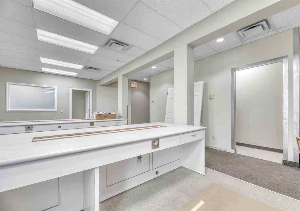 MLS® A2232286 - 902 9 Avenue SW in Downtown Commercial Core Calgary, Commercial