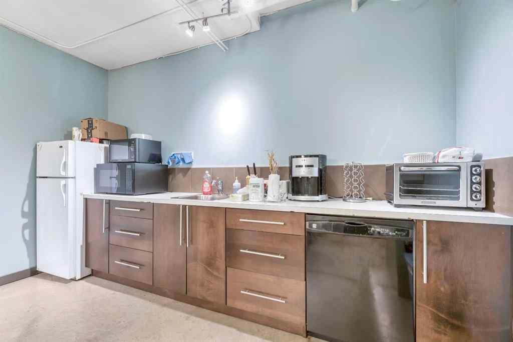 MLS® A2232286 - 902 9 Avenue SW in Downtown Commercial Core Calgary, Commercial