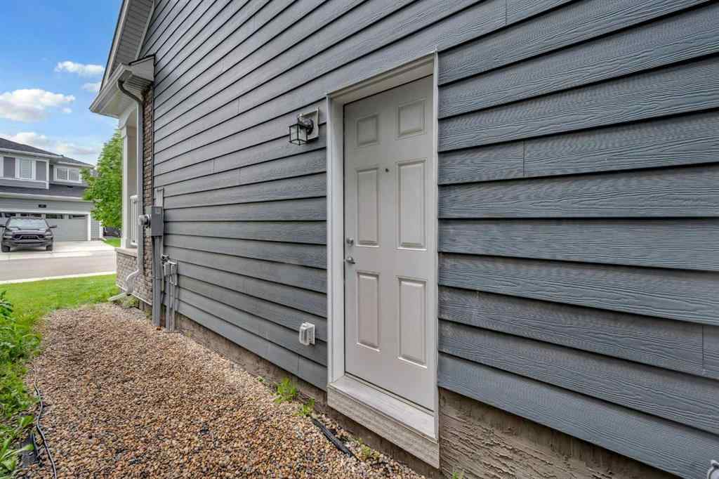 MLS® A2232355 - 52 Yorkstone Grove SW in Yorkville Calgary, Residential