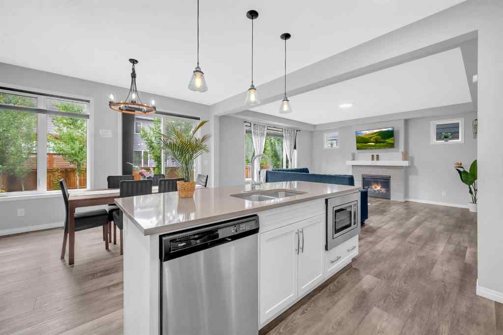 MLS® A2232355 - 52 Yorkstone Grove SW in Yorkville Calgary, Residential