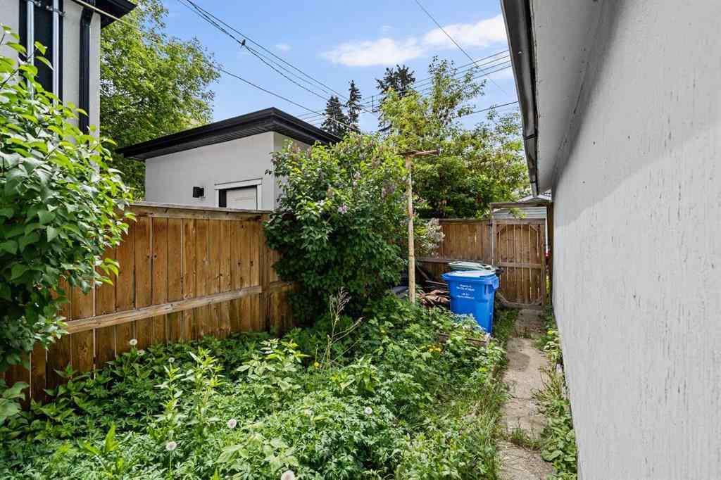 MLS® A2232360 - 527 20 Avenue SW in Cliff Bungalow Calgary, Residential