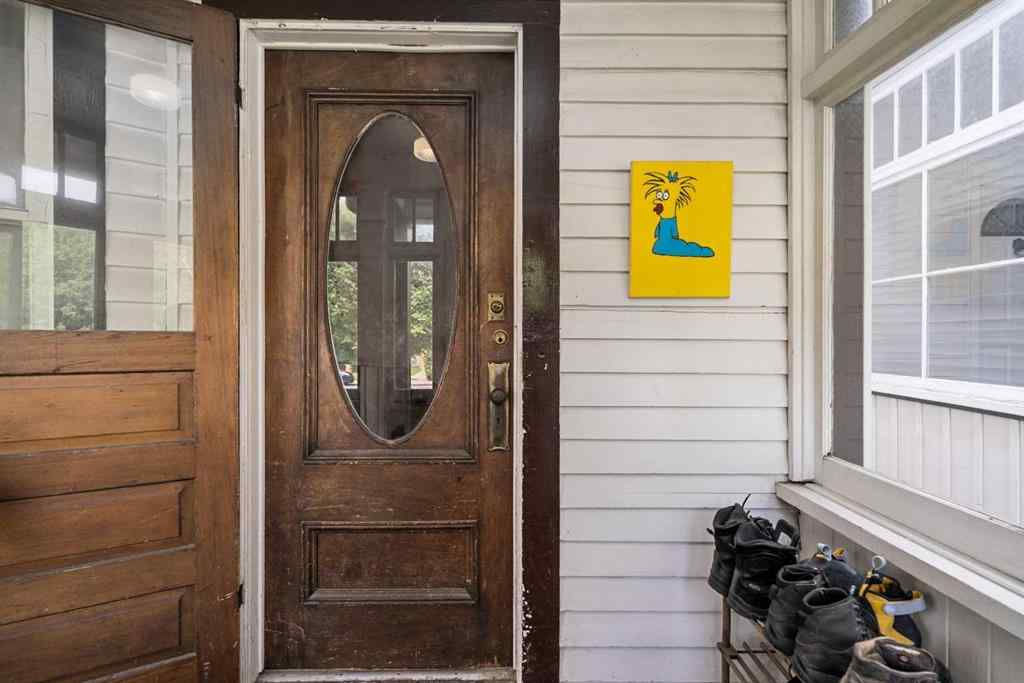 MLS® A2232360 - 527 20 Avenue SW in Cliff Bungalow Calgary, Residential