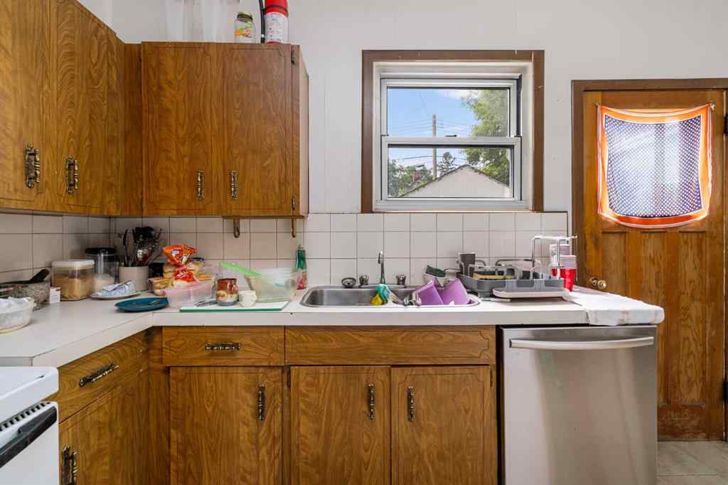 MLS® A2232360 - 527 20 Avenue SW in Cliff Bungalow Calgary, Residential
