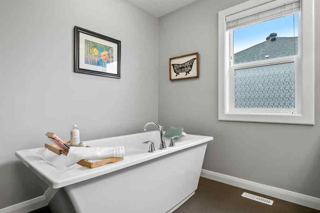 MLS® A2232363 - 136 Kinniburgh Drive  in Kinniburgh North Chestermere, Residential