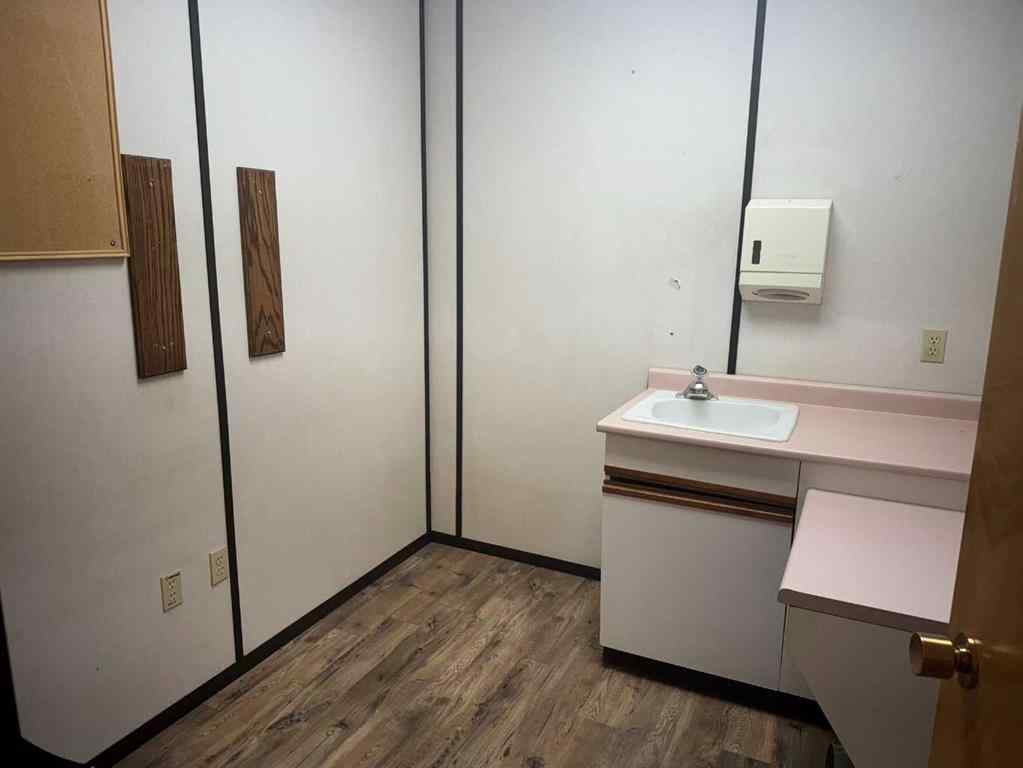MLS® A2232376 - 5010 54 Avenue  in NONE Grimshaw, Commercial