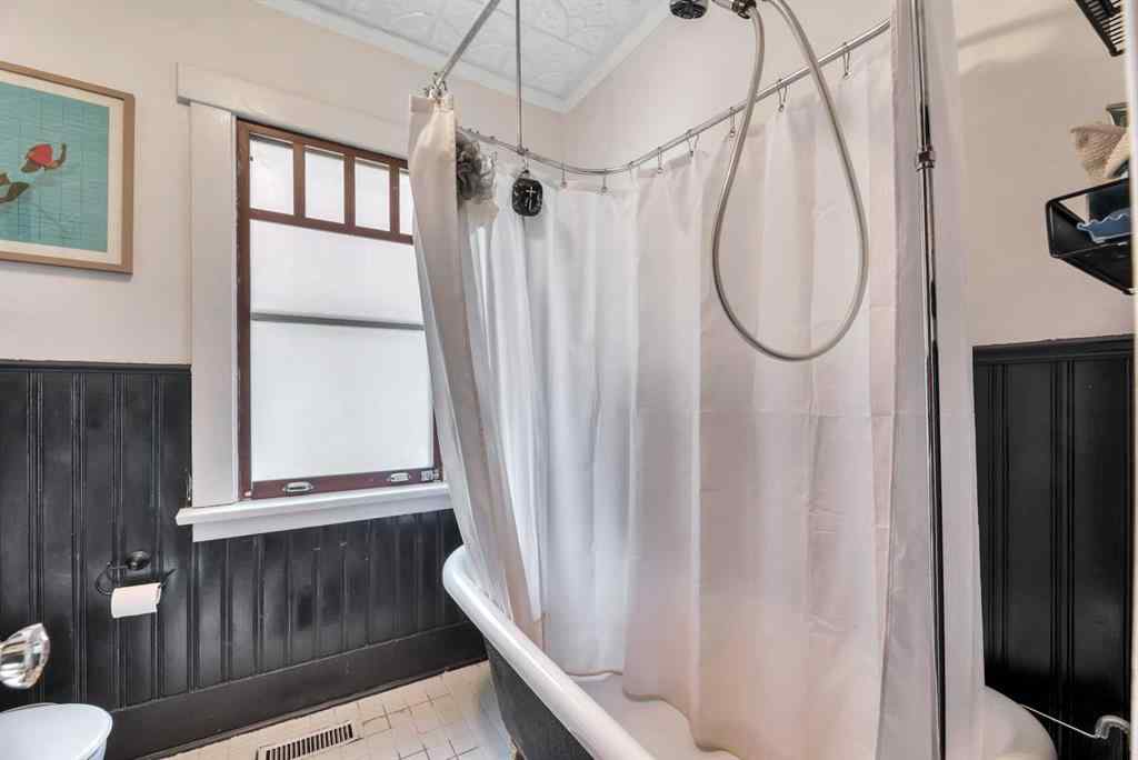 MLS® A2232378 - 111 11 Avenue NW in Crescent Heights Calgary, Residential