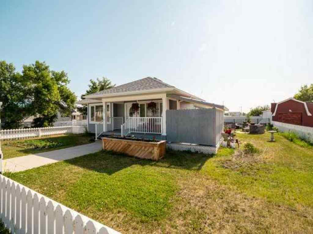 MLS® A2232408 - 242 1st Street W in NONE Cardston, Residential