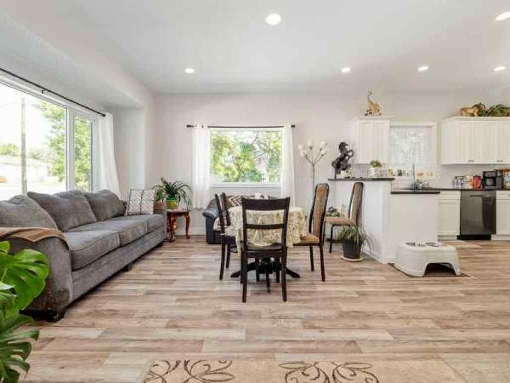 MLS® A2232408 - 242 1st Street W in NONE Cardston, Residential