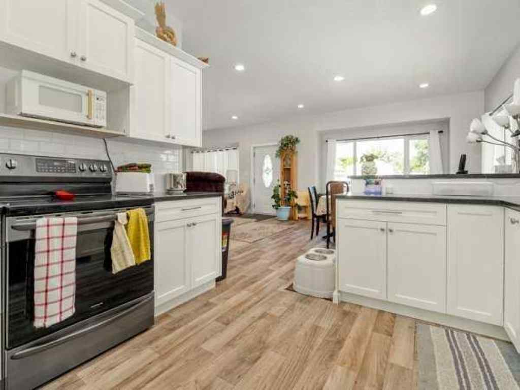 MLS® A2232408 - 242 1st Street W in NONE Cardston, Residential