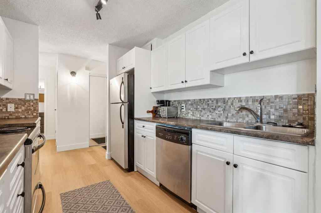 MLS® A2232418 - Unit #214 111 14 Avenue SE in Beltline Calgary, Residential