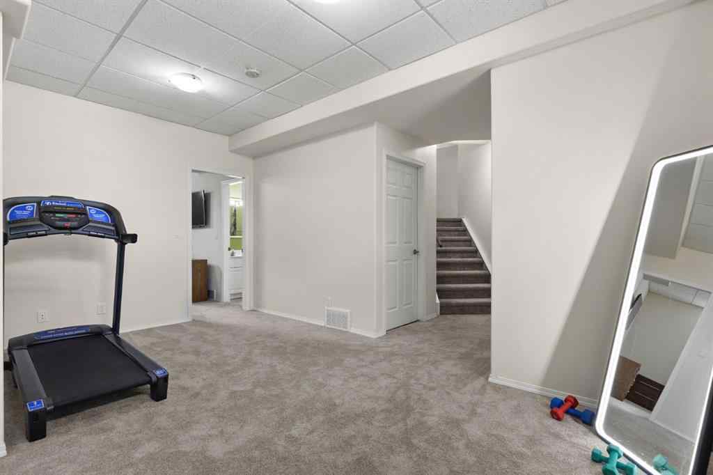 MLS® A2232437 - 38 Simcoe Crescent SW in Signal Hill Calgary, Residential