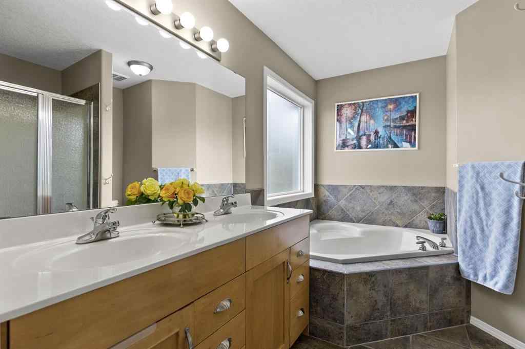 MLS® A2232437 - 38 Simcoe Crescent SW in Signal Hill Calgary, Residential