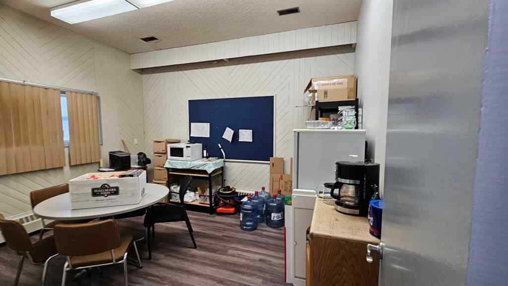 MLS® A2232461 - 5016 Victoria Avenue  in NONE Coronation, Commercial