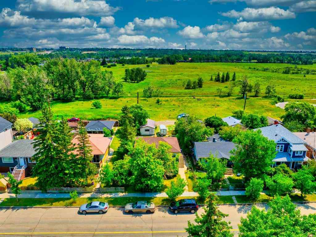 MLS® A2232494 - 2522 17 Street SE in Inglewood Calgary, Residential