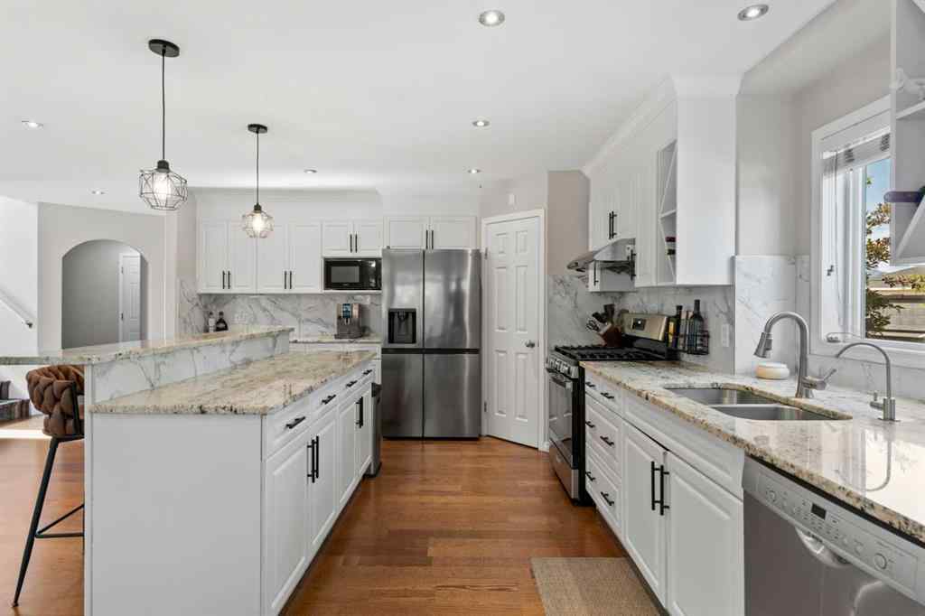 MLS® A2232498 - 95 Sierra Nevada Green SW in Signal Hill Calgary, Residential