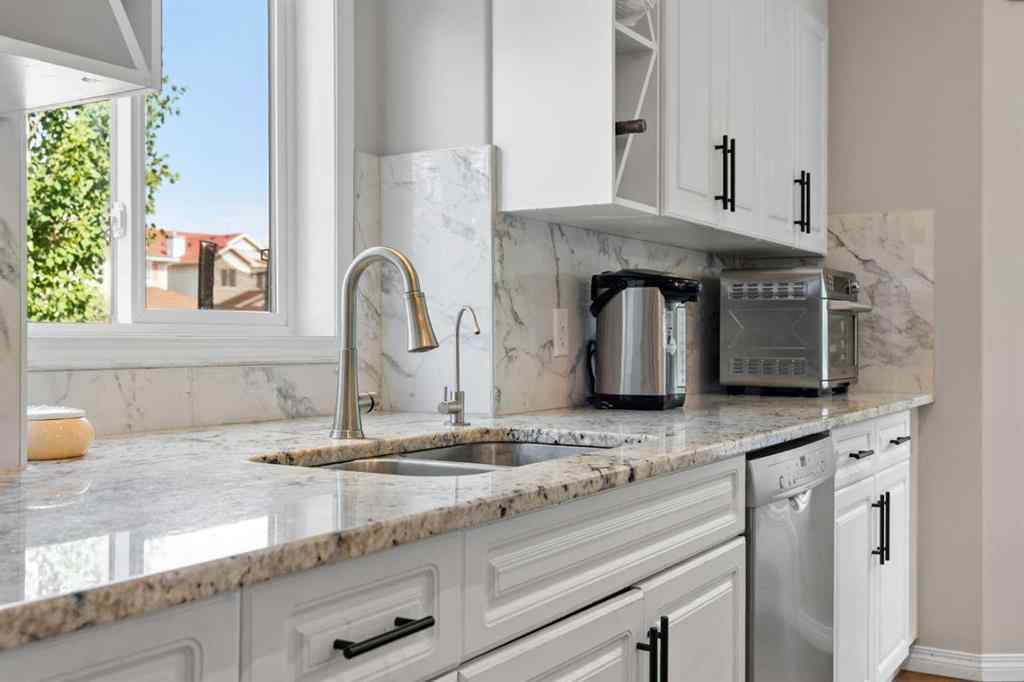 MLS® A2232498 - 95 Sierra Nevada Green SW in Signal Hill Calgary, Residential