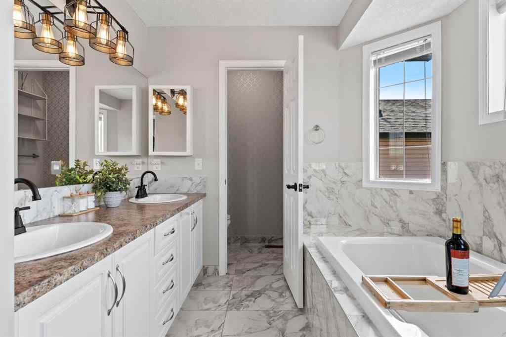 MLS® A2232498 - 95 Sierra Nevada Green SW in Signal Hill Calgary, Residential