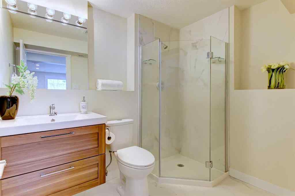 MLS® A2232522 - 272 Acadia Drive SE in Acadia Calgary, Residential