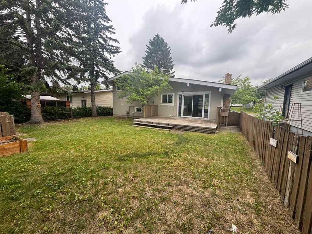 MLS® A2232522 - 272 Acadia Drive SE in Acadia Calgary, Residential