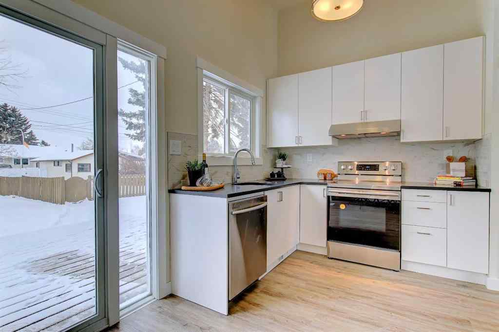 MLS® A2232522 - 272 Acadia Drive SE in Acadia Calgary, Residential