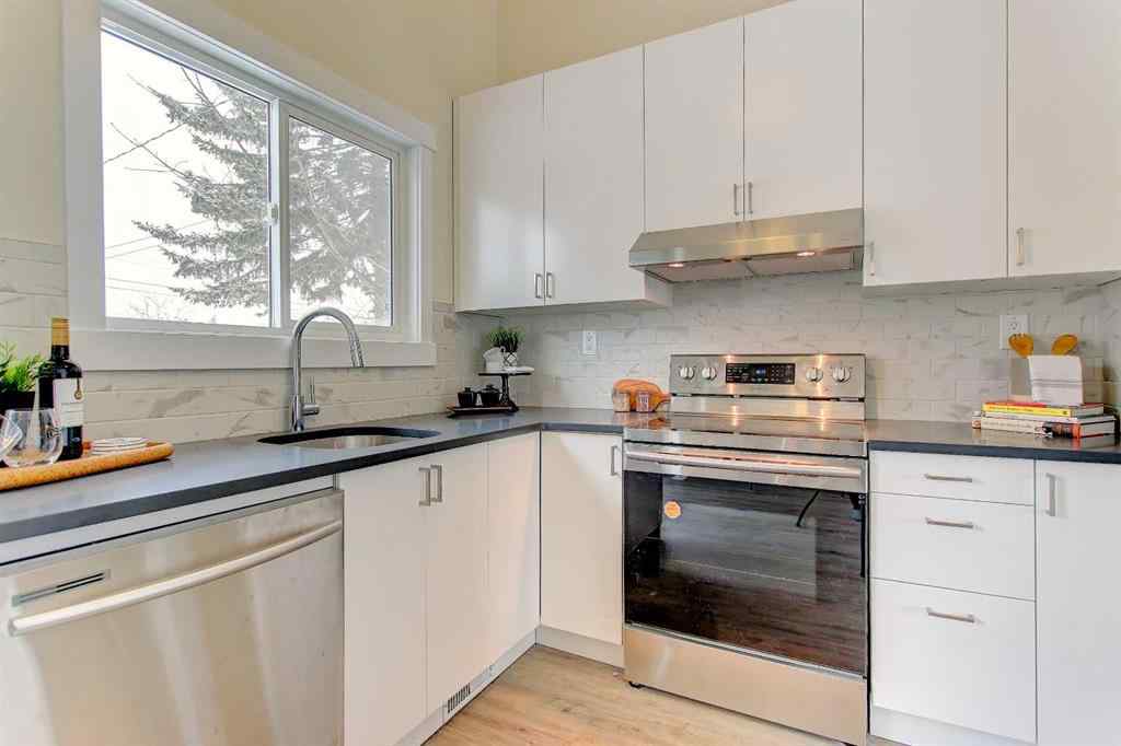 MLS® A2232522 - 272 Acadia Drive SE in Acadia Calgary, Residential