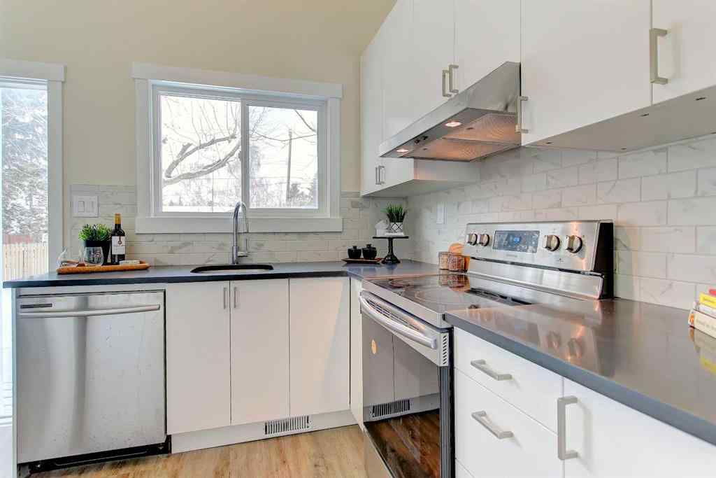 MLS® A2232522 - 272 Acadia Drive SE in Acadia Calgary, Residential